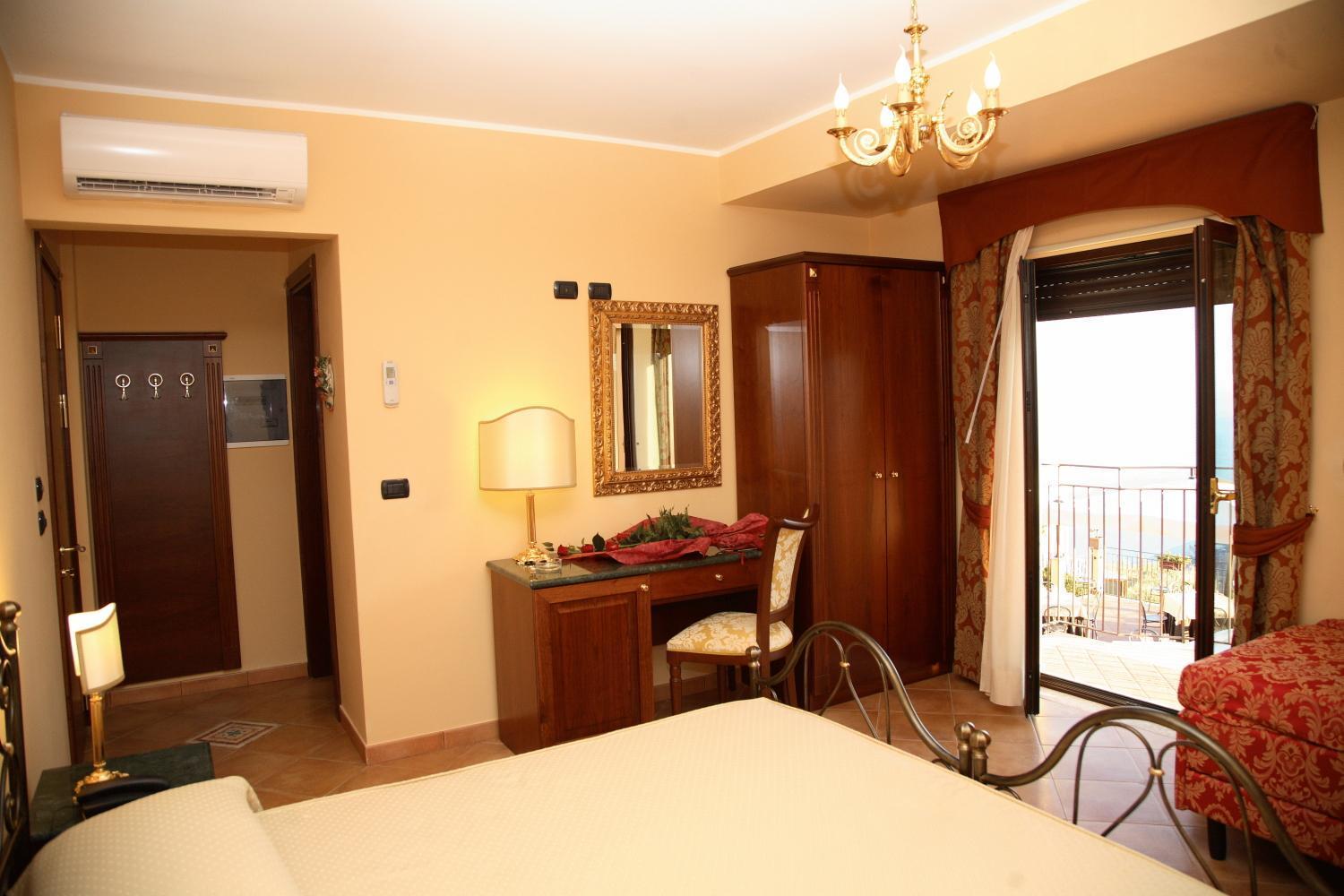 Agostiniana Hotel ซานตาเทเรซา ดี รีวา ภายนอก รูปภาพ