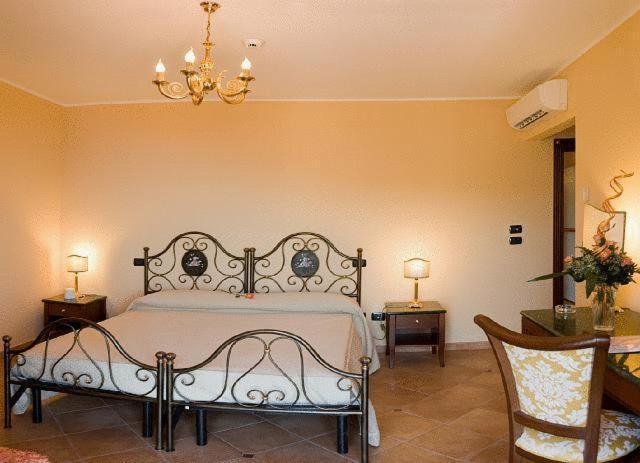 Agostiniana Hotel ซานตาเทเรซา ดี รีวา ภายนอก รูปภาพ